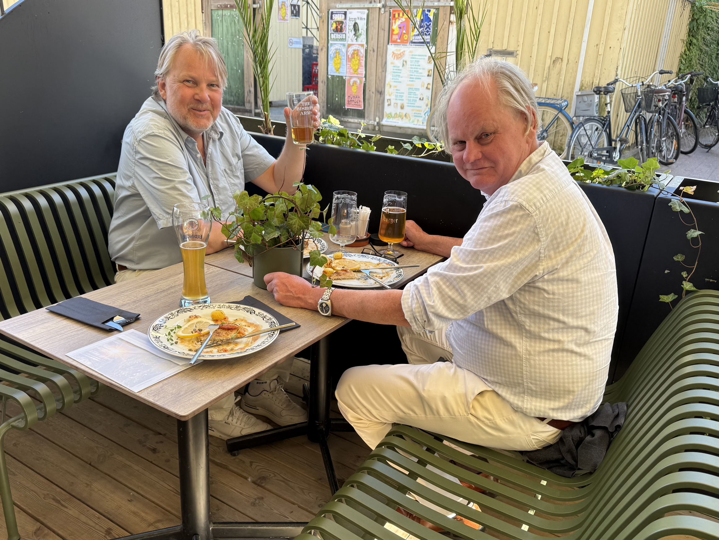 Schnitzel och Borgar-AW på Bishops Arms